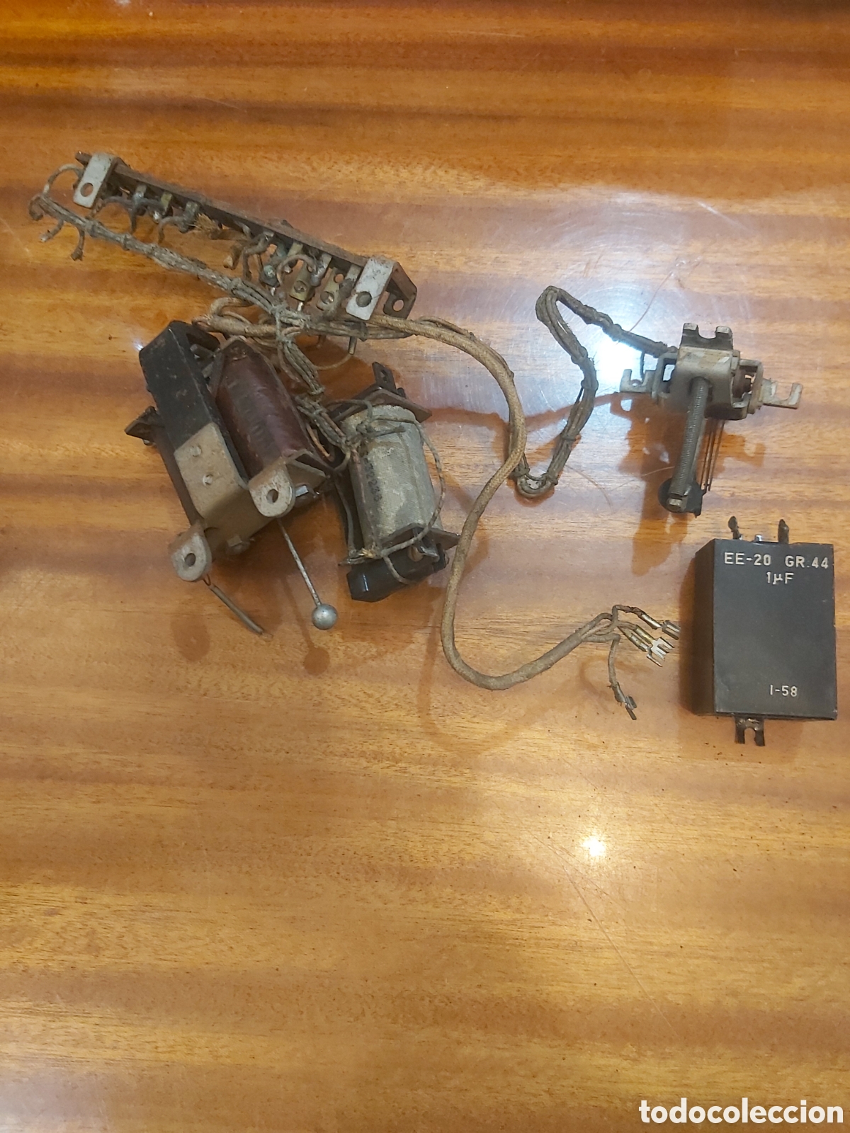 Tel&eacute;fonos: Piezas de tel&eacute;fono antiguo - Foto 1