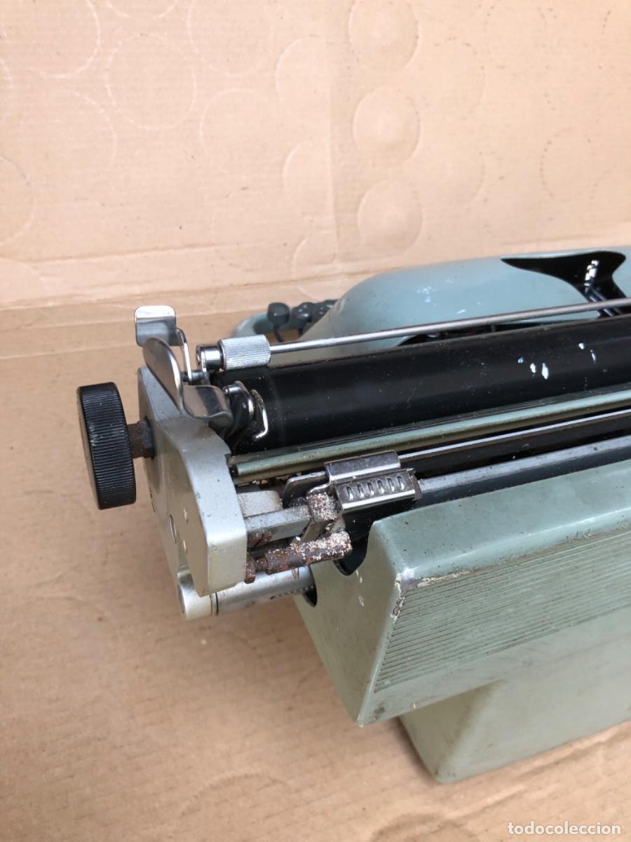 Antig&uuml;edades: M&aacute;quina de escribir Olivetti Lexicon 80 - Foto 11
