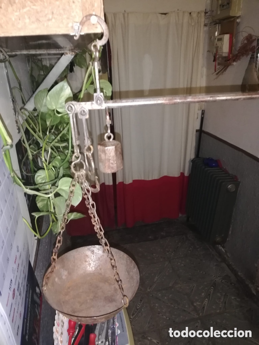 Antig&uuml;edades: Romana con plato y cadenas de - Foto 1