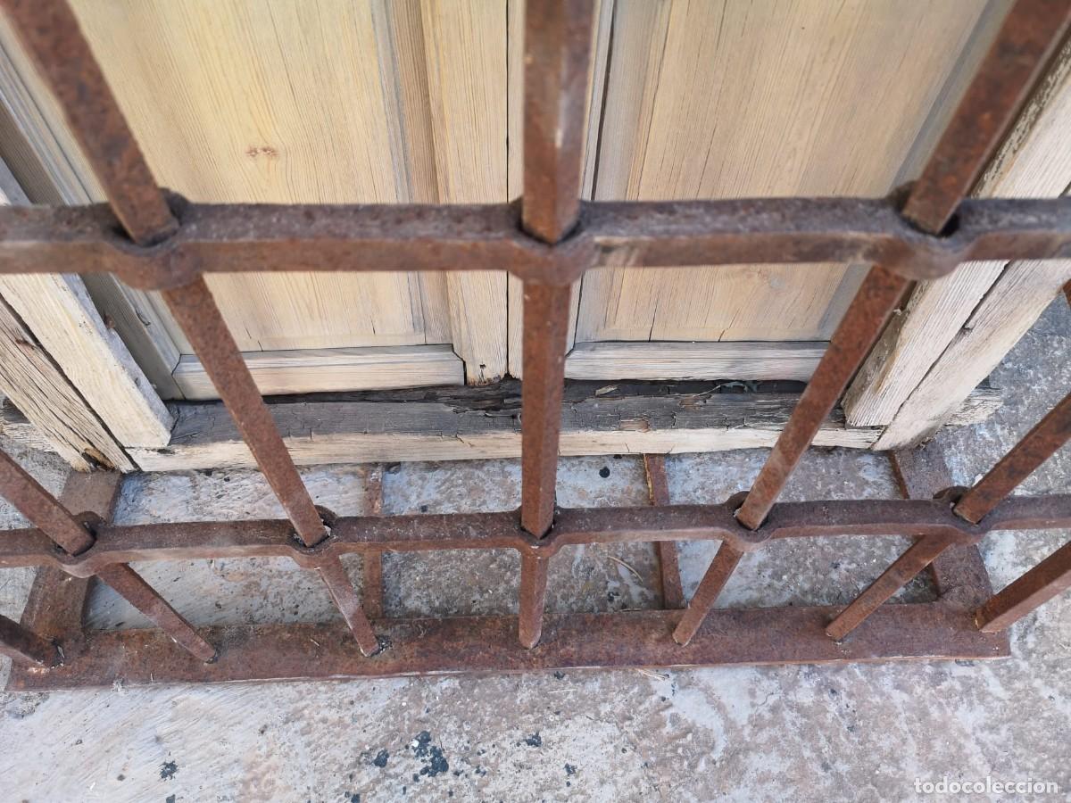 Antig&uuml;edades: Reja carcelera antigua - Foto 2