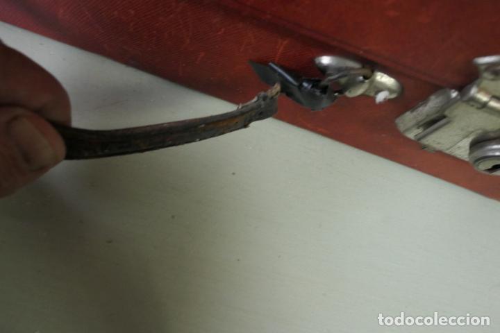 Antig&uuml;edades: Barberia. Maletin de barbero completo - Foto 7