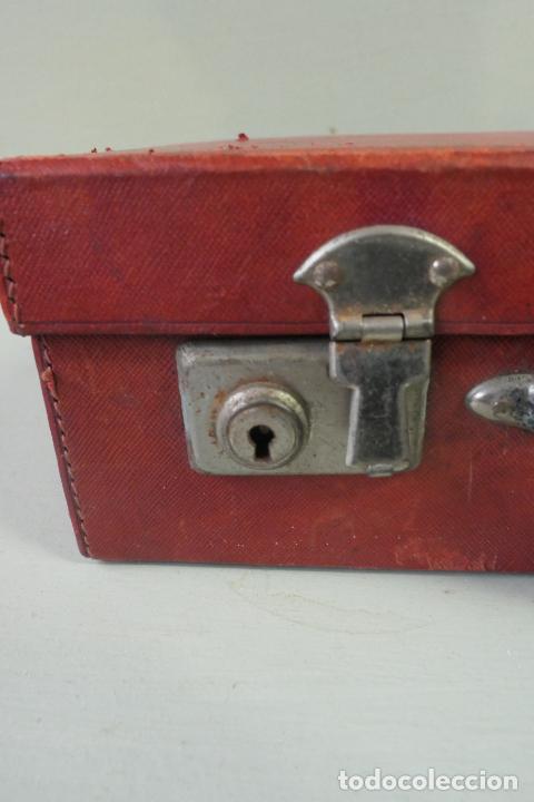 Antig&uuml;edades: Barberia. Maletin de barbero completo - Foto 8