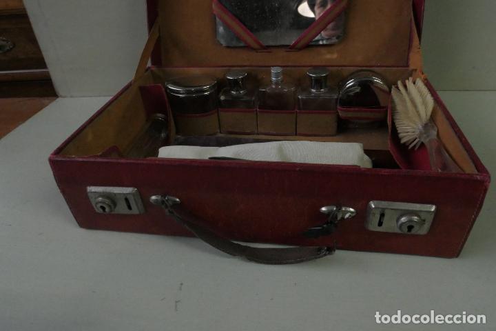 Antig&uuml;edades: Barberia. Maletin de barbero completo - Foto 16