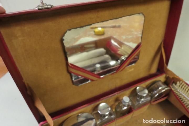 Antig&uuml;edades: Barberia. Maletin de barbero completo - Foto 20