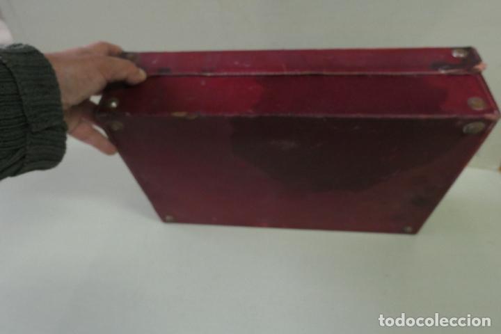 Antig&uuml;edades: Barberia. Maletin de barbero completo - Foto 21
