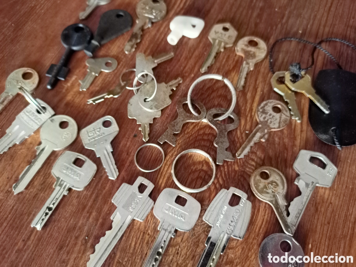 Antig&uuml;edades: Lote de llaves variadas - Foto 2