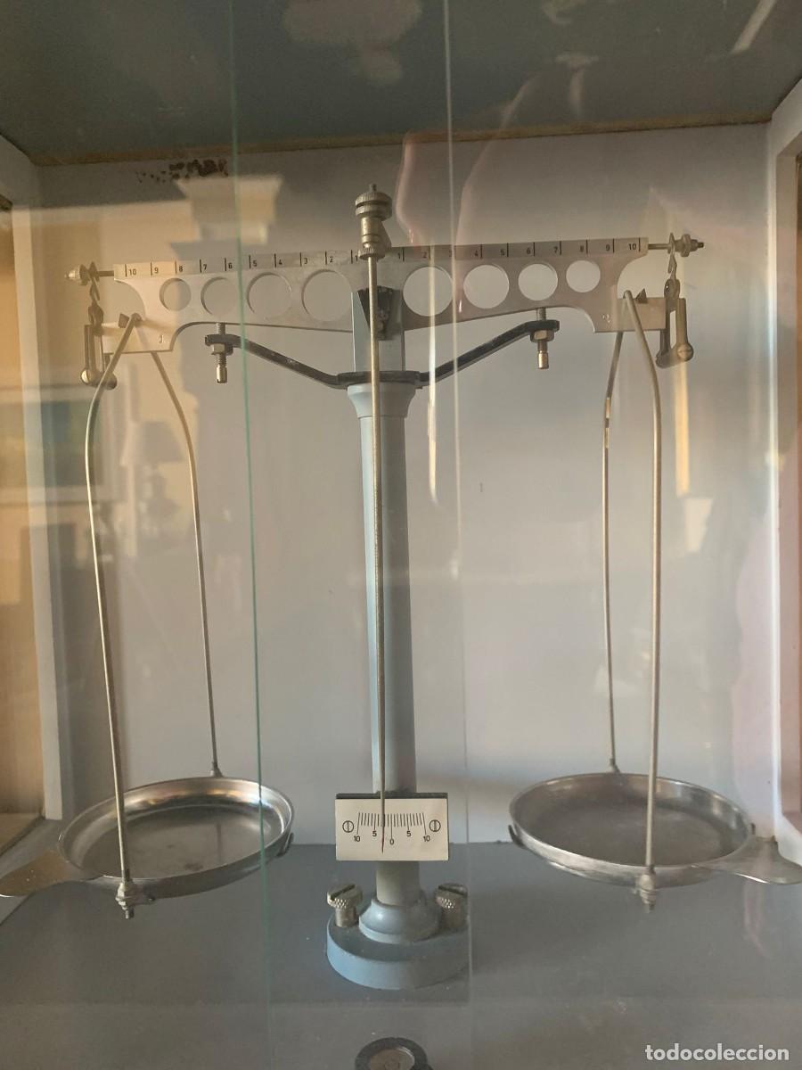 Antig&uuml;edades: Antigua b&aacute;scula farmacia Cobos - Foto 11