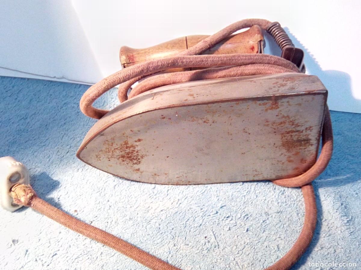 Antig&uuml;edades: Antigua plancha el&eacute;ctrica - Foto 3