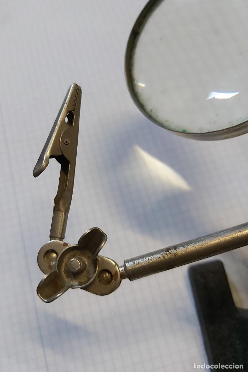 Antig&uuml;edades: Lupa y pinzas sobre base - Foto 3