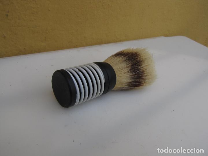 Antig&uuml;edades: 68.- Brocha metal muy pesada - Foto 2
