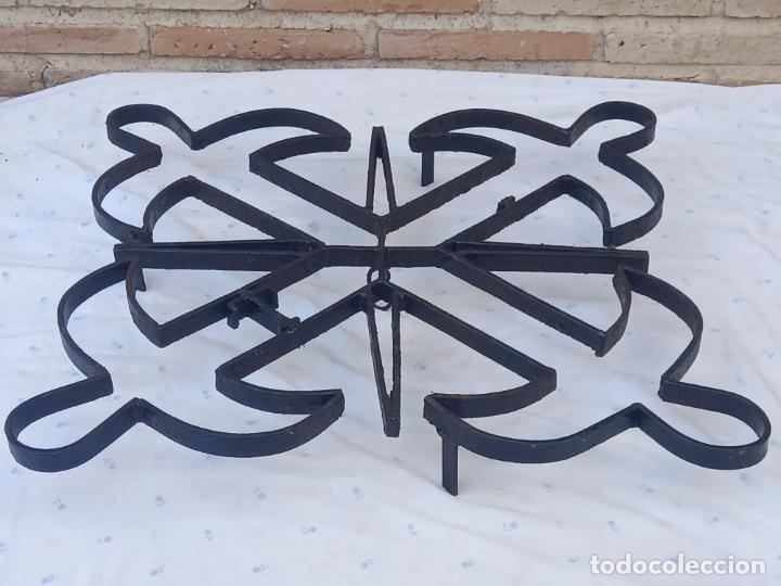 Antig&uuml;edades: REJA ANTIGUA EN HIERRO FORJADO. - Foto 5