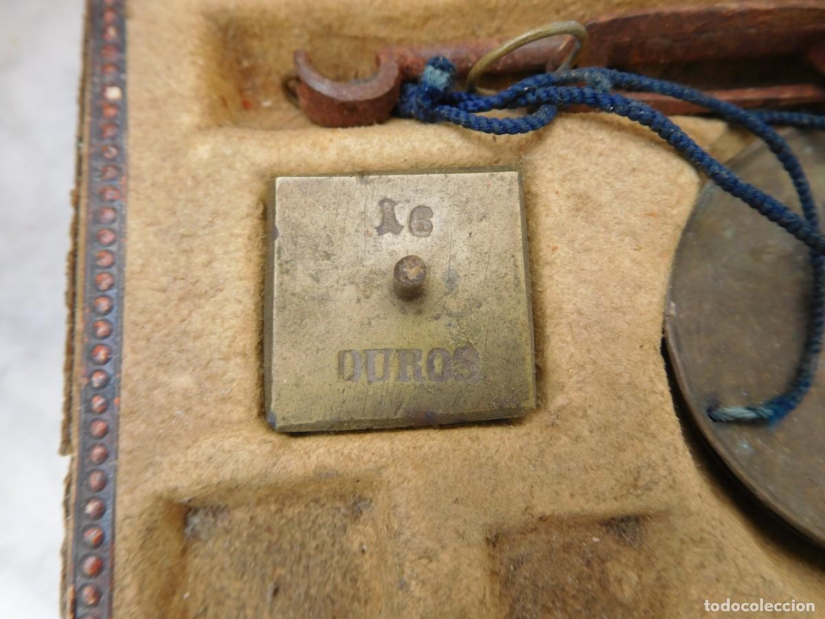 Antig&uuml;edades: Balanza antigua con caja - Foto 3
