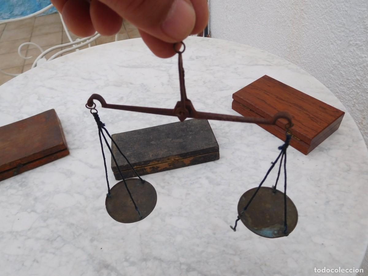 Antig&uuml;edades: Balanza antigua con caja - Foto 15