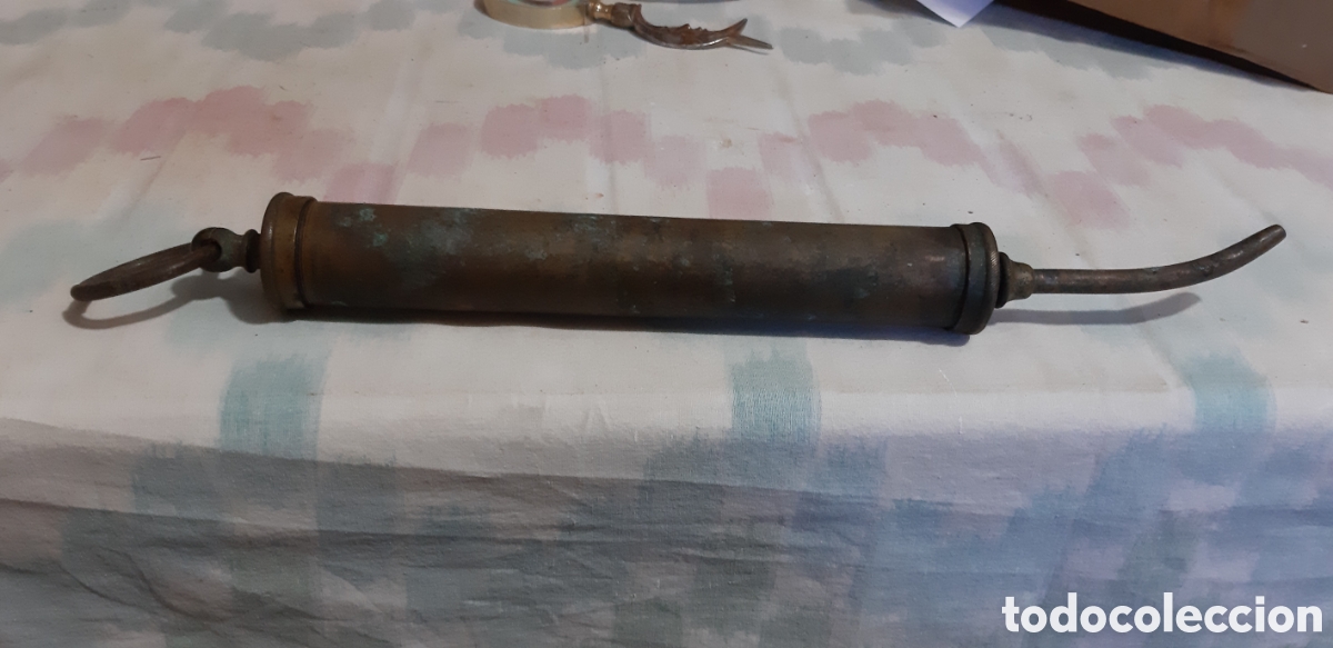 Antig&uuml;edades: Aceitero antiguo de bronce - Foto 1