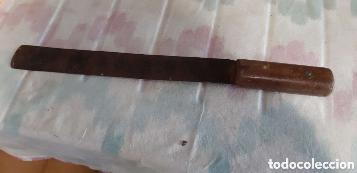 Antig&uuml;edades: Espatula antigua de hierro (?) Y mango de madera - Foto 1