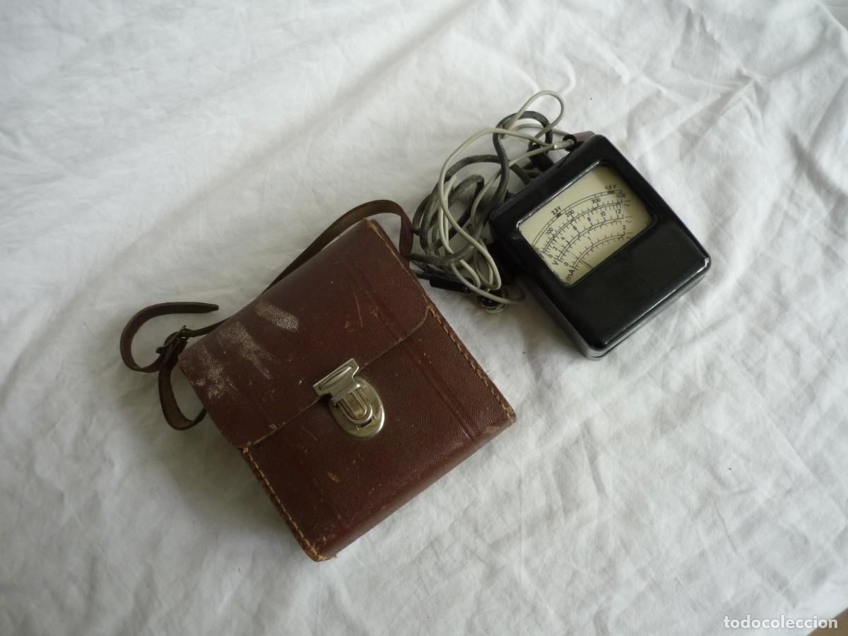 Antig&uuml;edades: Volt&iacute;metro de baquelita y funda de cuero - Foto 2