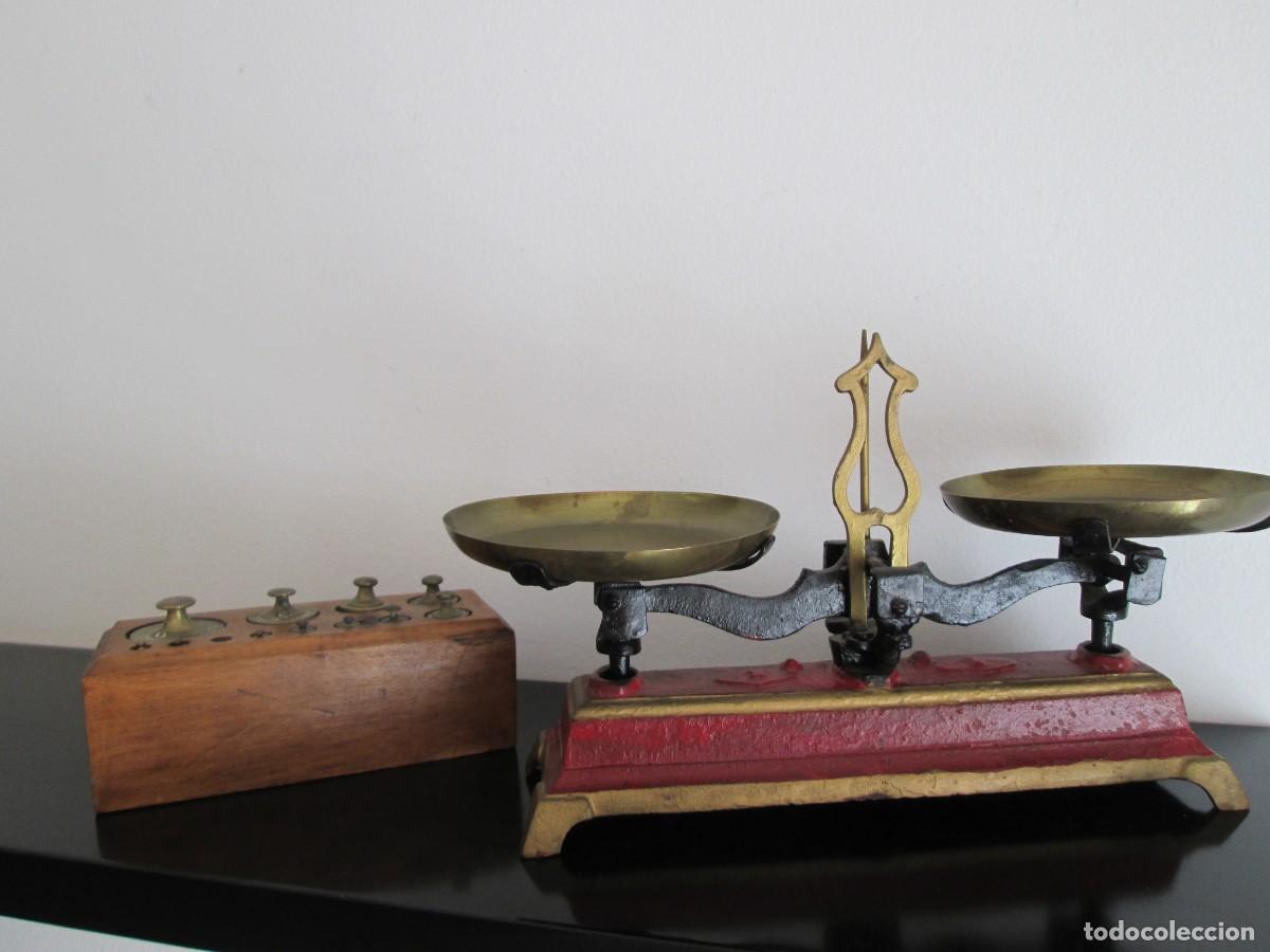 Antig&uuml;edades: BALANZA CON SU JUEGO DE PESAS - Foto 9