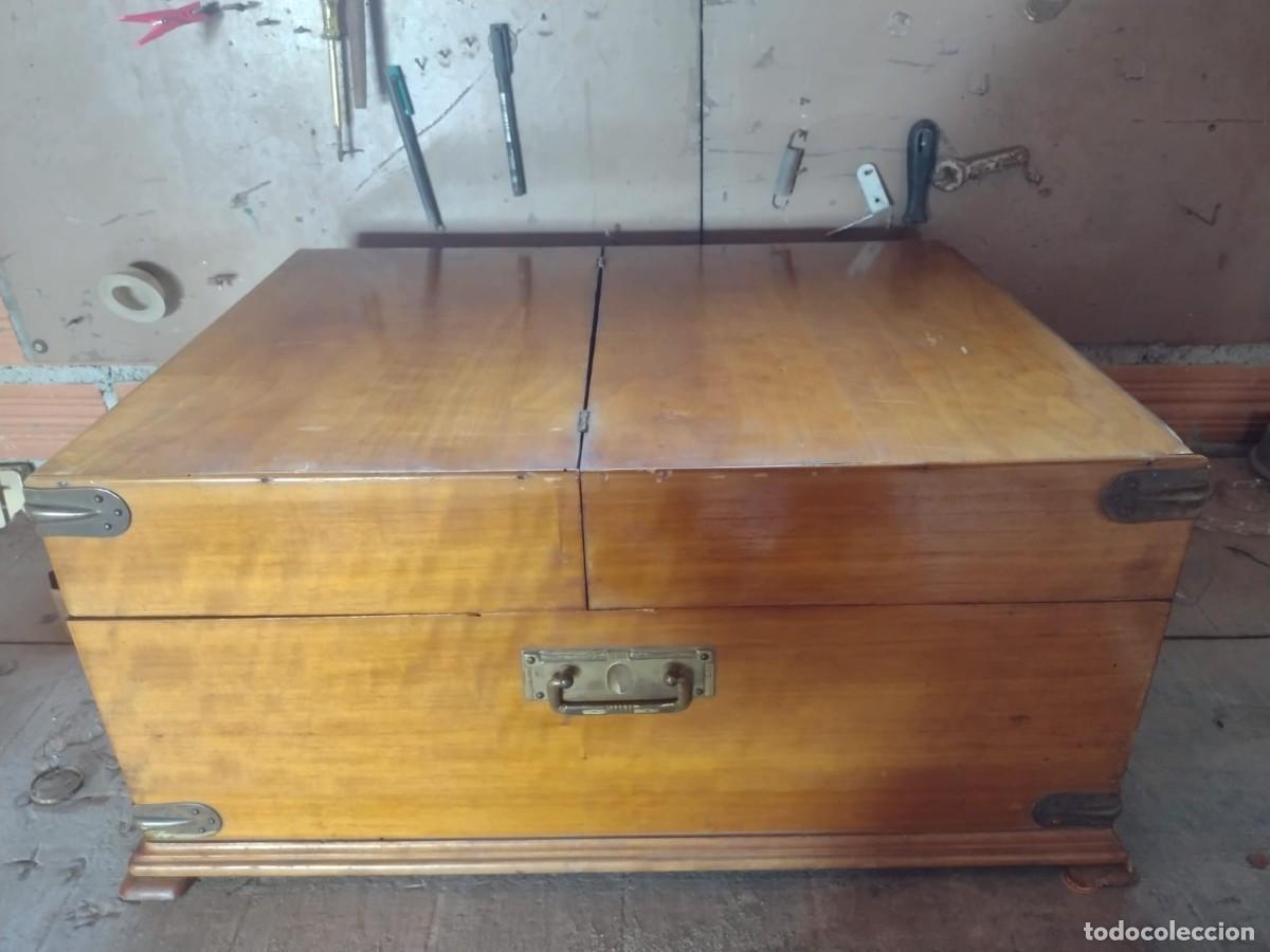 Antig&uuml;edades: Antigua m&aacute;quina de electroterapia - Foto 1