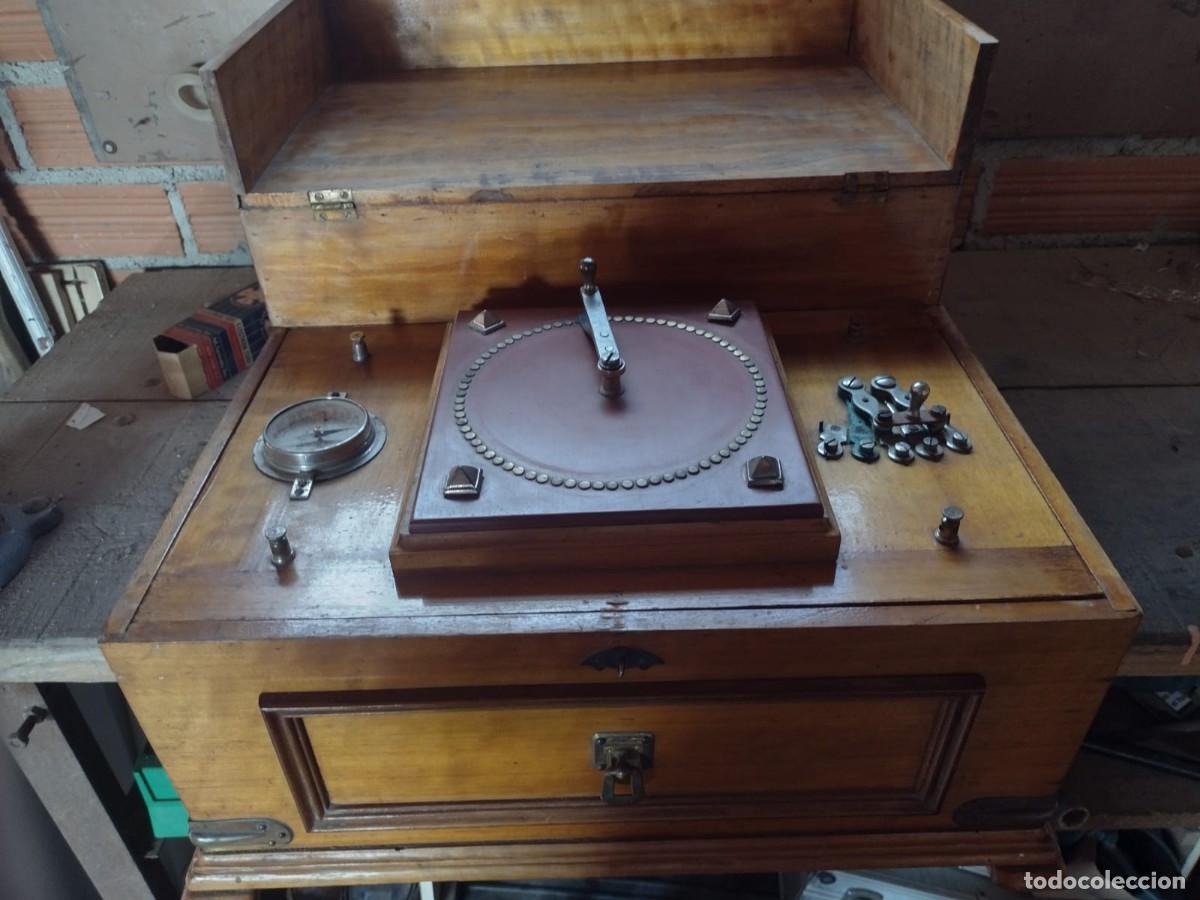 Antig&uuml;edades: Antigua m&aacute;quina de electroterapia - Foto 4