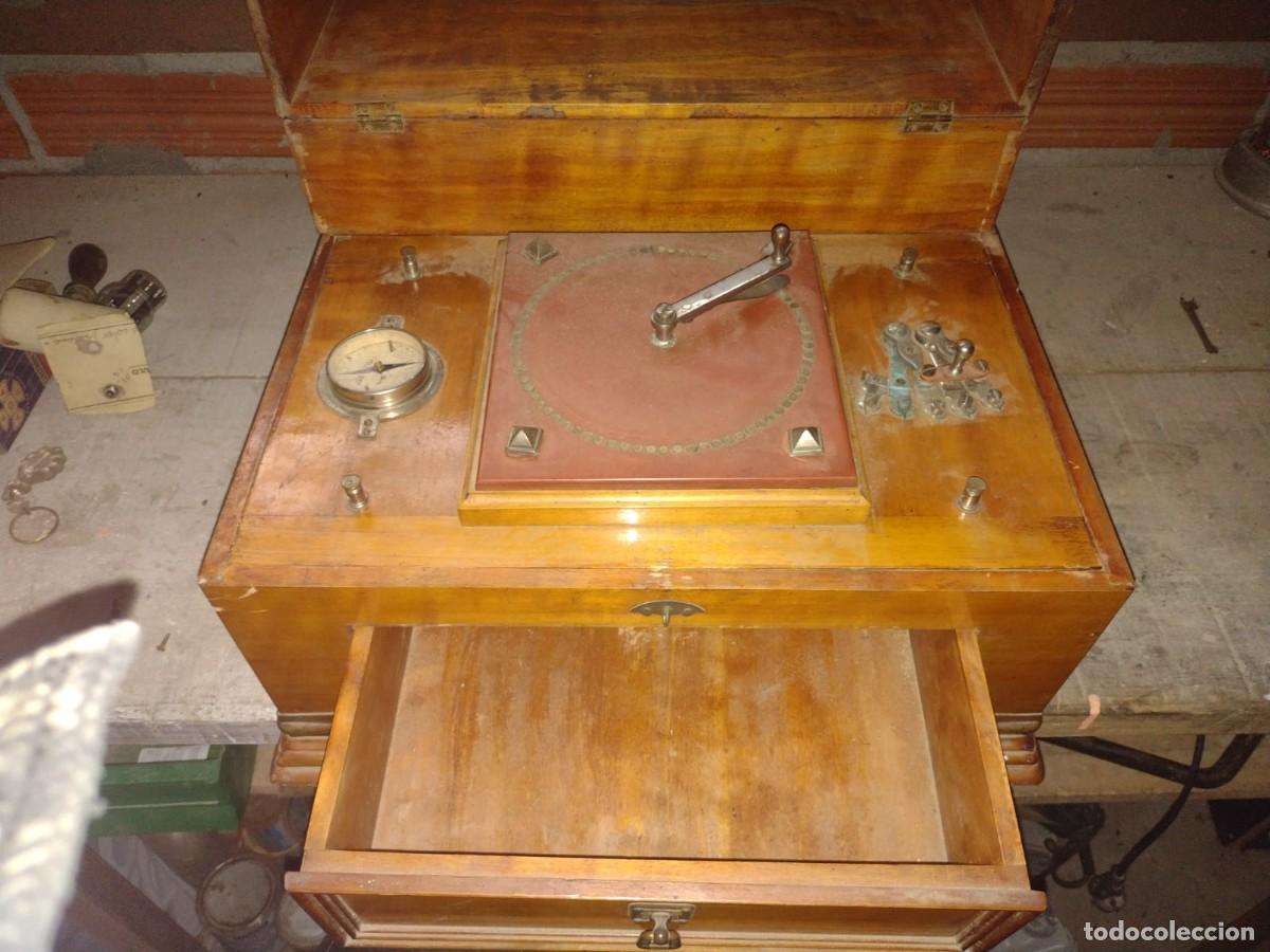 Antig&uuml;edades: Antigua m&aacute;quina de electroterapia - Foto 6