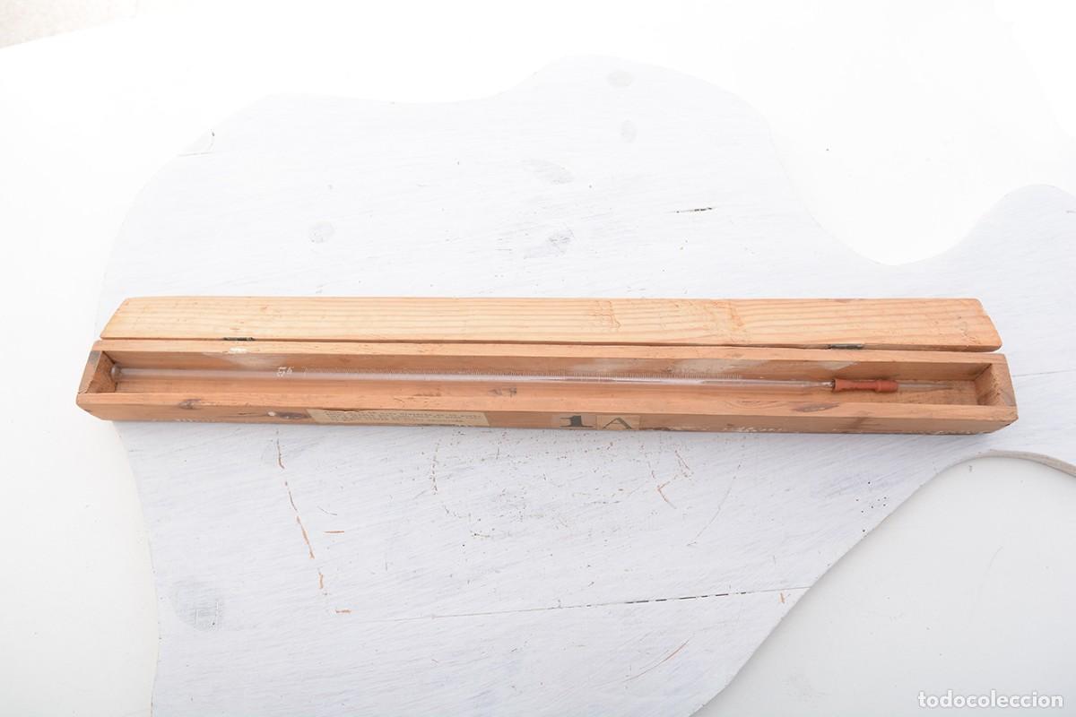 Antig&uuml;edades: Antigua probeta en caja de madera - Foto 5