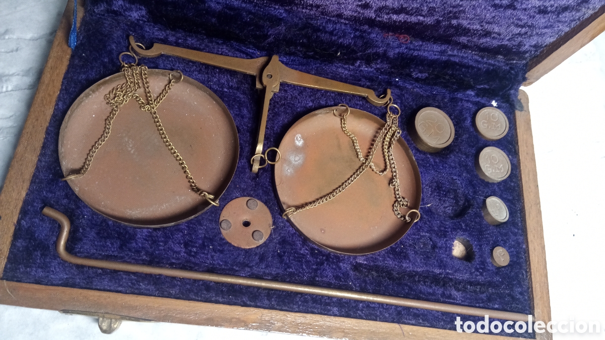 Antig&uuml;edades: antigua balanza de precisi&oacute;n para pesar oro - con estuche - Foto 3