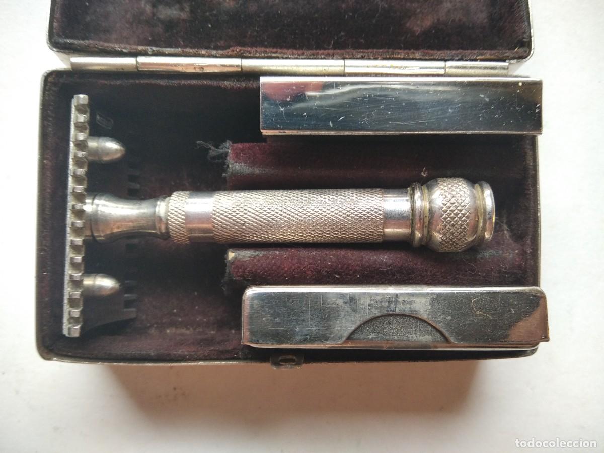Antig&uuml;edades: Antigua Maquinilla de Afeitar,Marca GURELAN+2 GUARDAHOJAS y ESTUCHE de Metal Cromado (DESCRIPCI&Oacute;N)