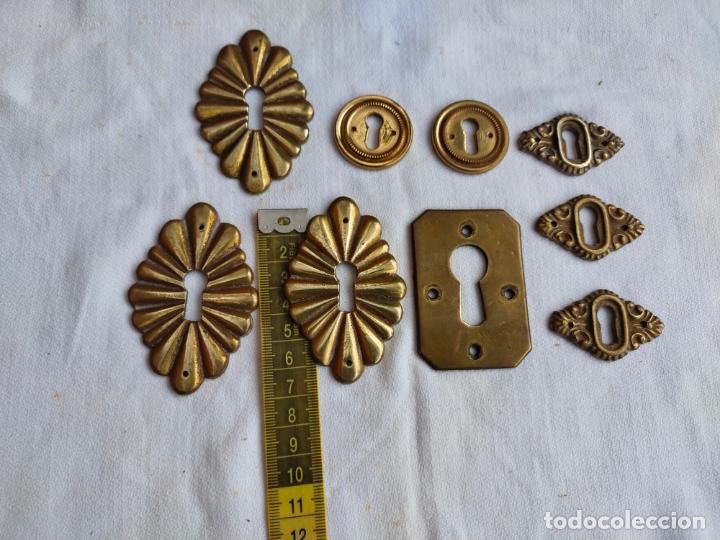 Antig&uuml;edades: LOTE DE BOCALLAVE BRONCE - Foto 2