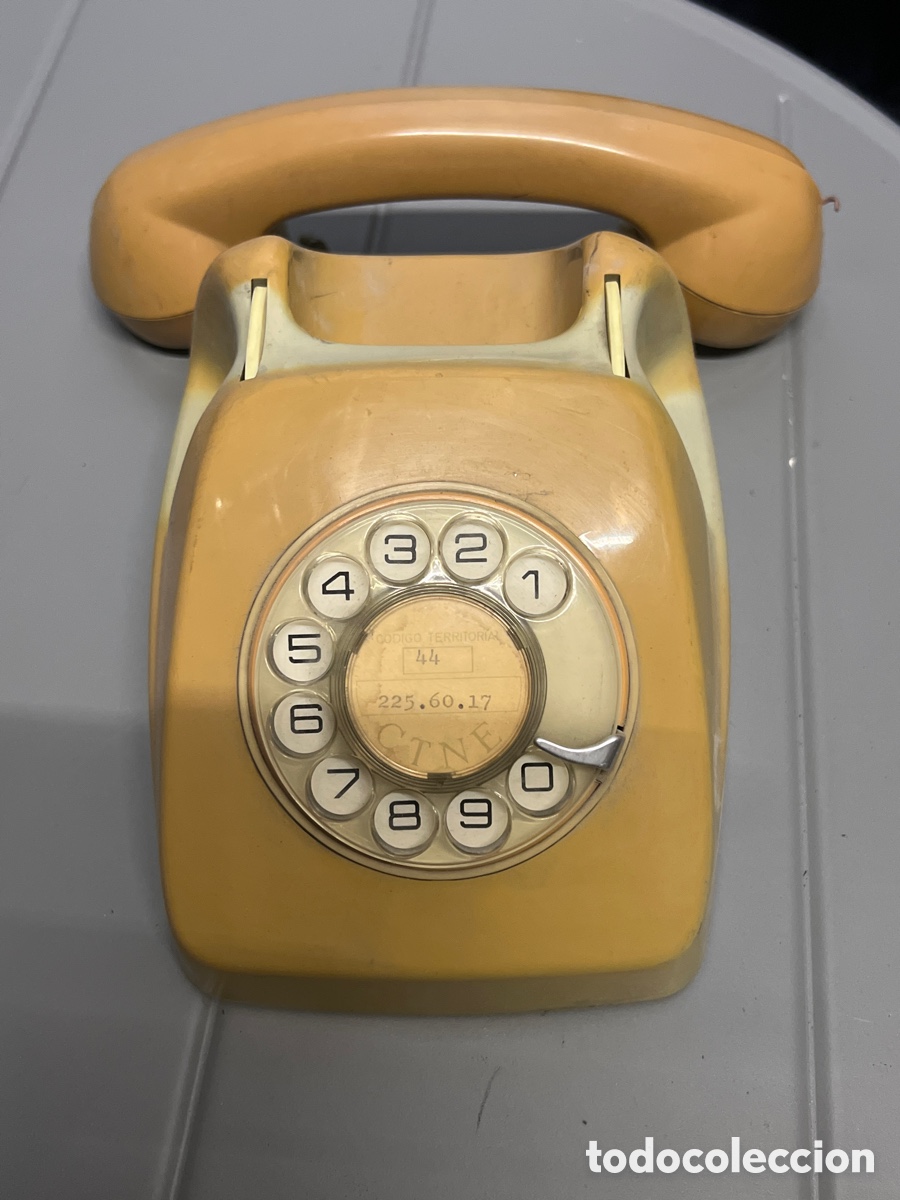 Tel&eacute;fonos: T5/2/10. TELEFONO ANTIGUO DE RULETA - Foto 2