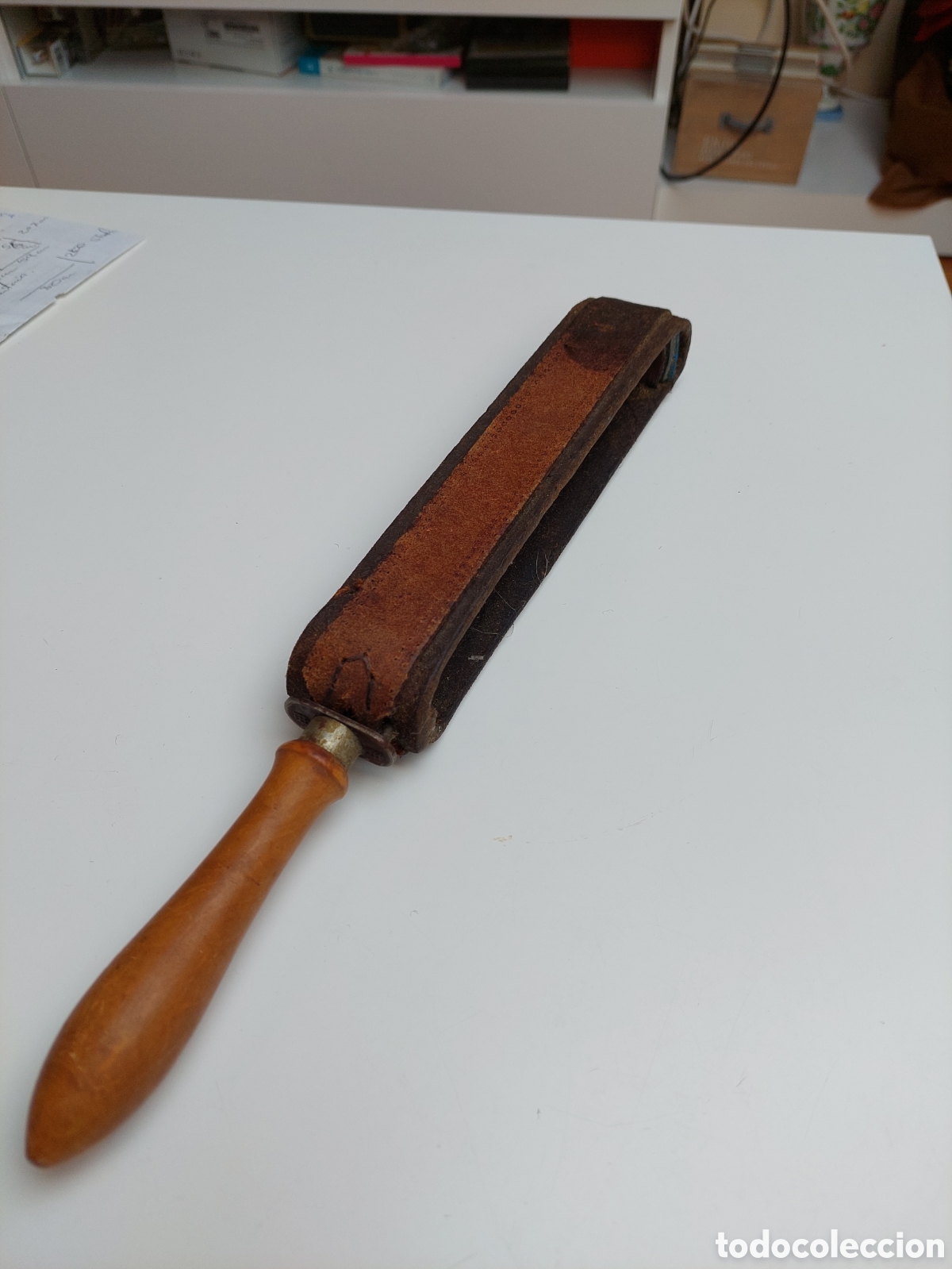 Antig&uuml;edades: Asentador de Navaja antiguo - Foto 3