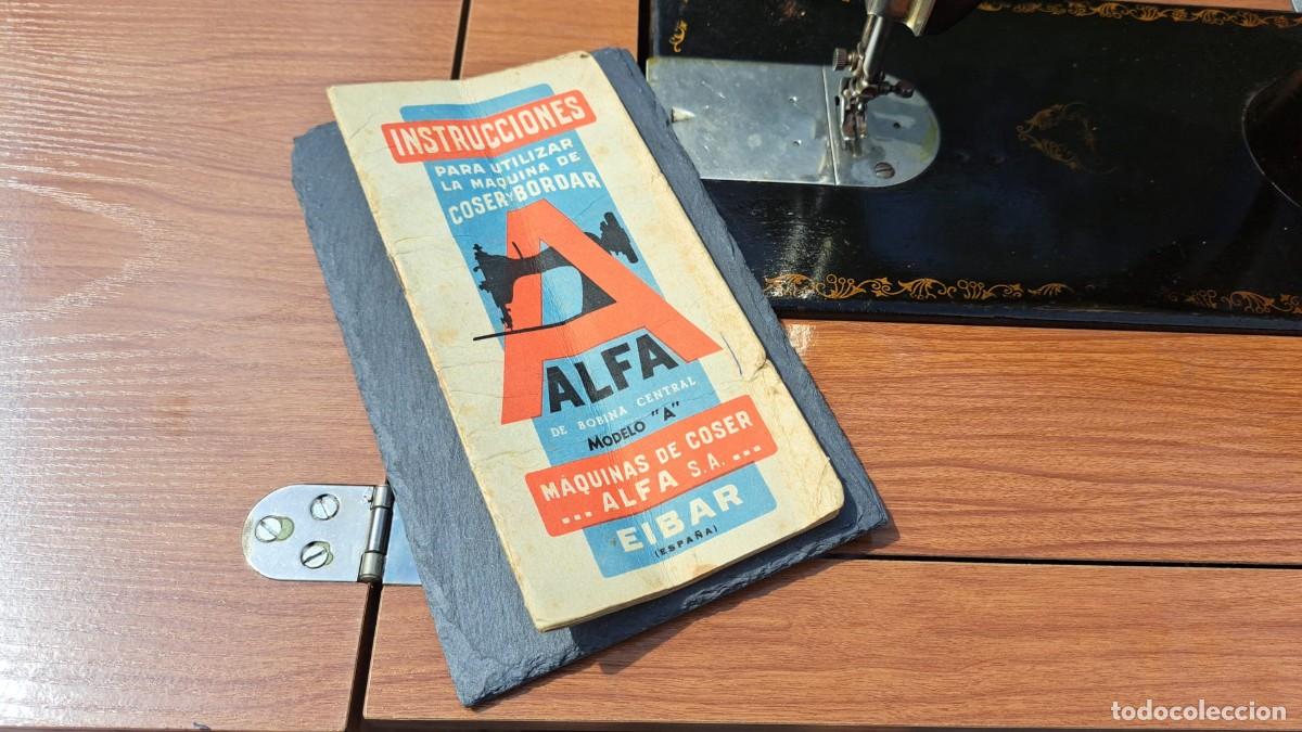 Antig&uuml;edades: M&aacute;quina de Coser ALFA Modelo &rdquo;A&rdquo; en Mueble - Foto 5