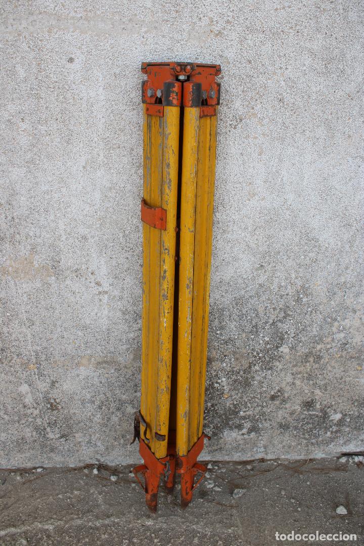 Antig&uuml;edades: tripode antiguo - Foto 2
