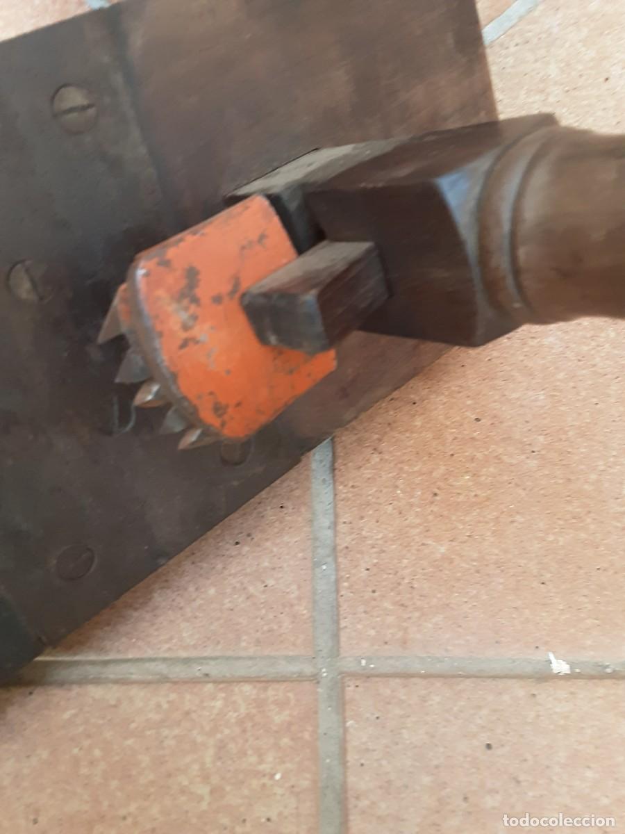Antig&uuml;edades: Rascador de carpintero - Foto 2