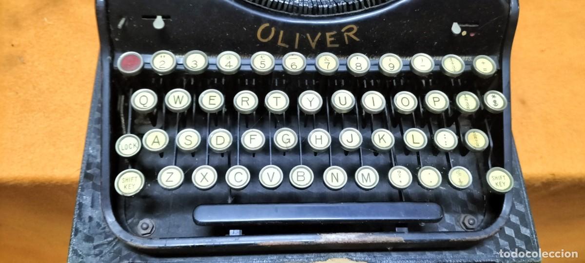 Antig&uuml;edades: maquina de escribir oliver - Foto 2
