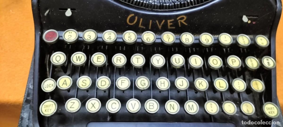 Antig&uuml;edades: maquina de escribir oliver - Foto 8