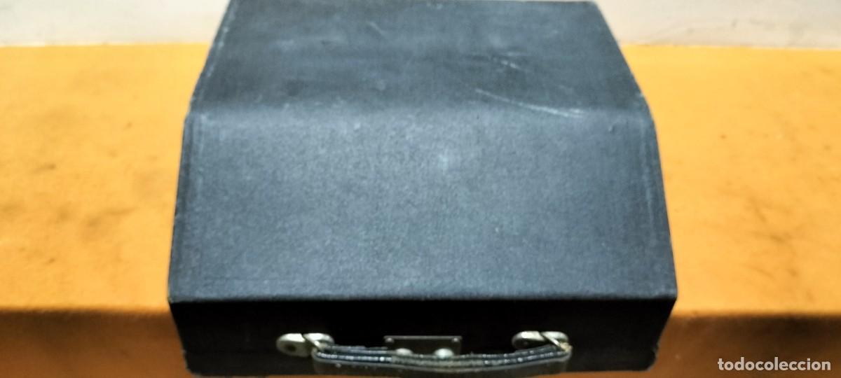 Antig&uuml;edades: maquina de escribir erika - Foto 3