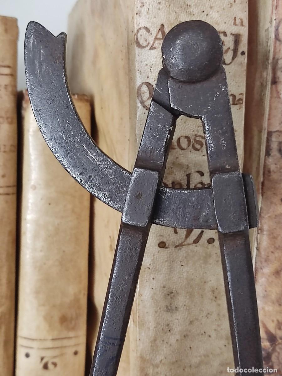 Antig&uuml;edades: ANTIGUO COMP&Aacute;S DE HIERRO - Foto 4