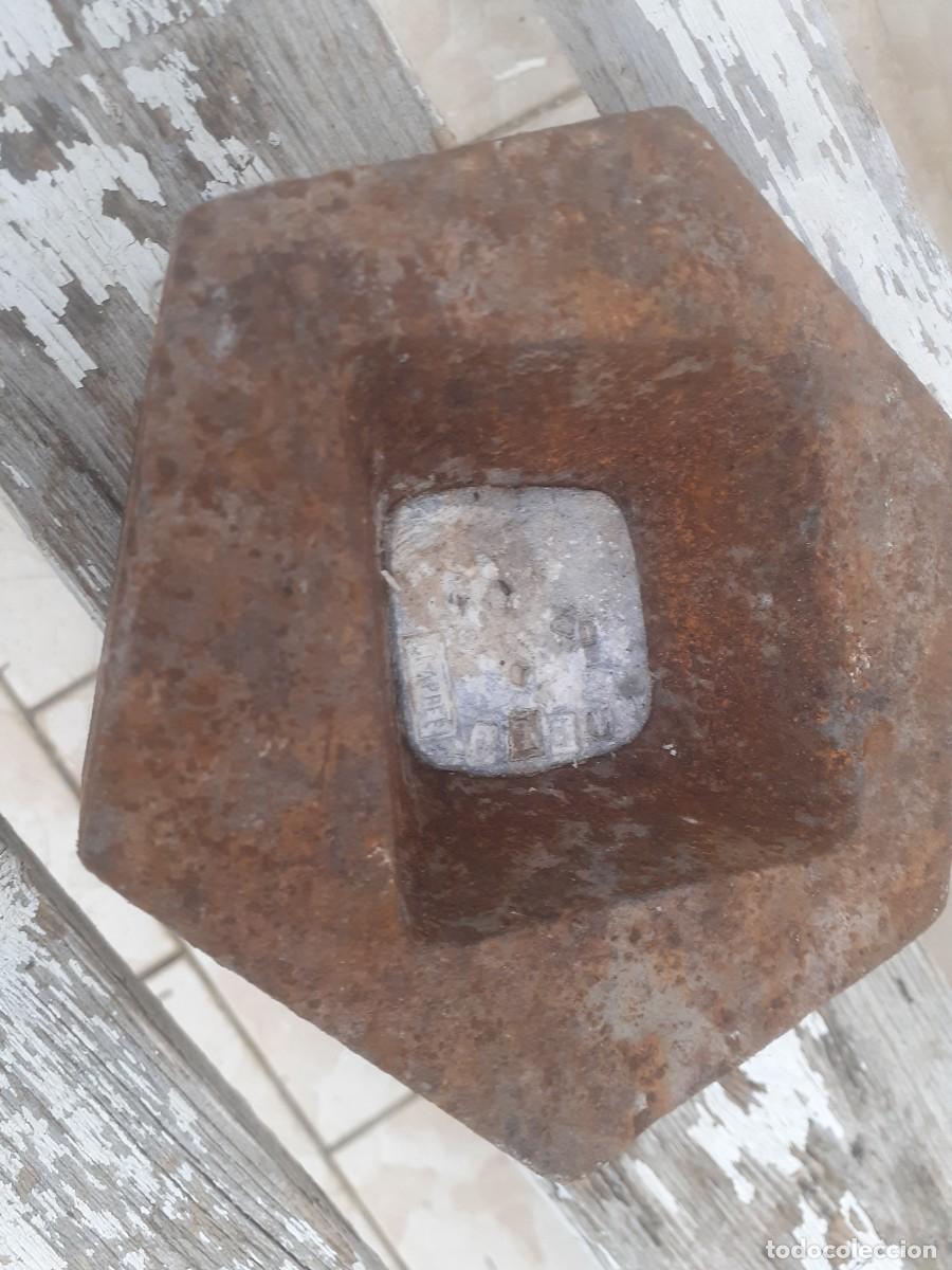 Antig&uuml;edades: Pesa de 5 kg - Foto 5