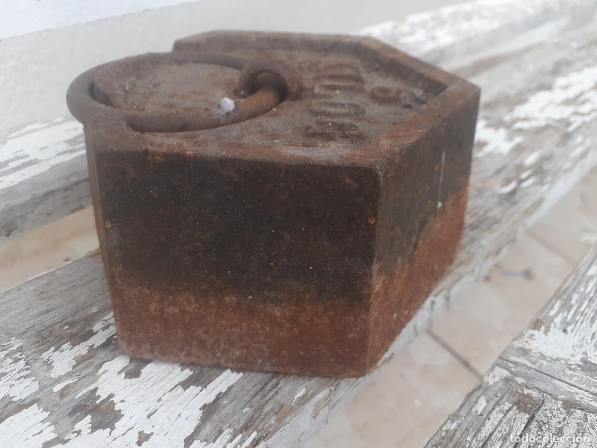Antig&uuml;edades: Pesa de 5 kg - Foto 4