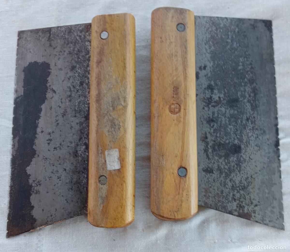 Antig&uuml;edades: 2 ESPATULAS , RASQUETAS DE PARED ACESA, - Foto 2