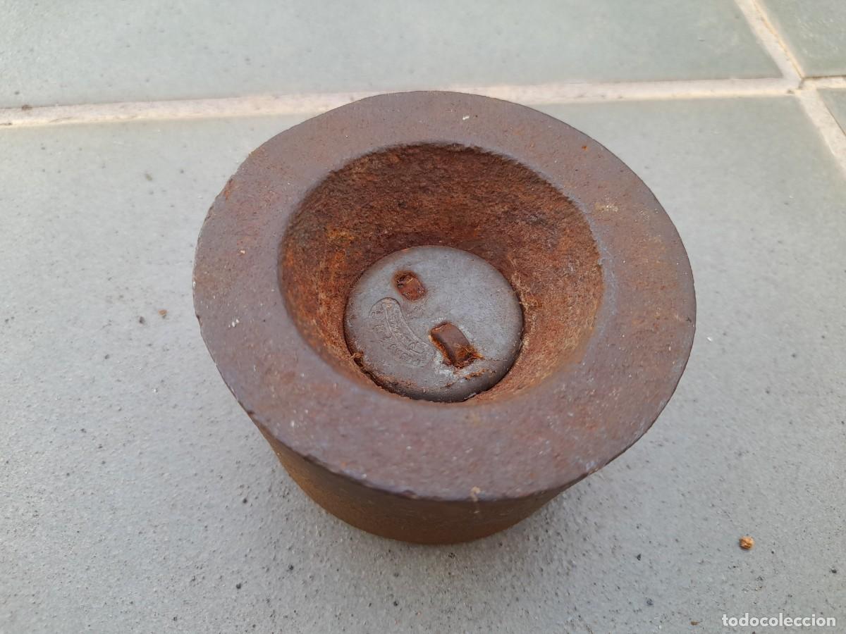 Antig&uuml;edades: pesa de hierro 1kg, 7x4,5cm aprox - Foto 3