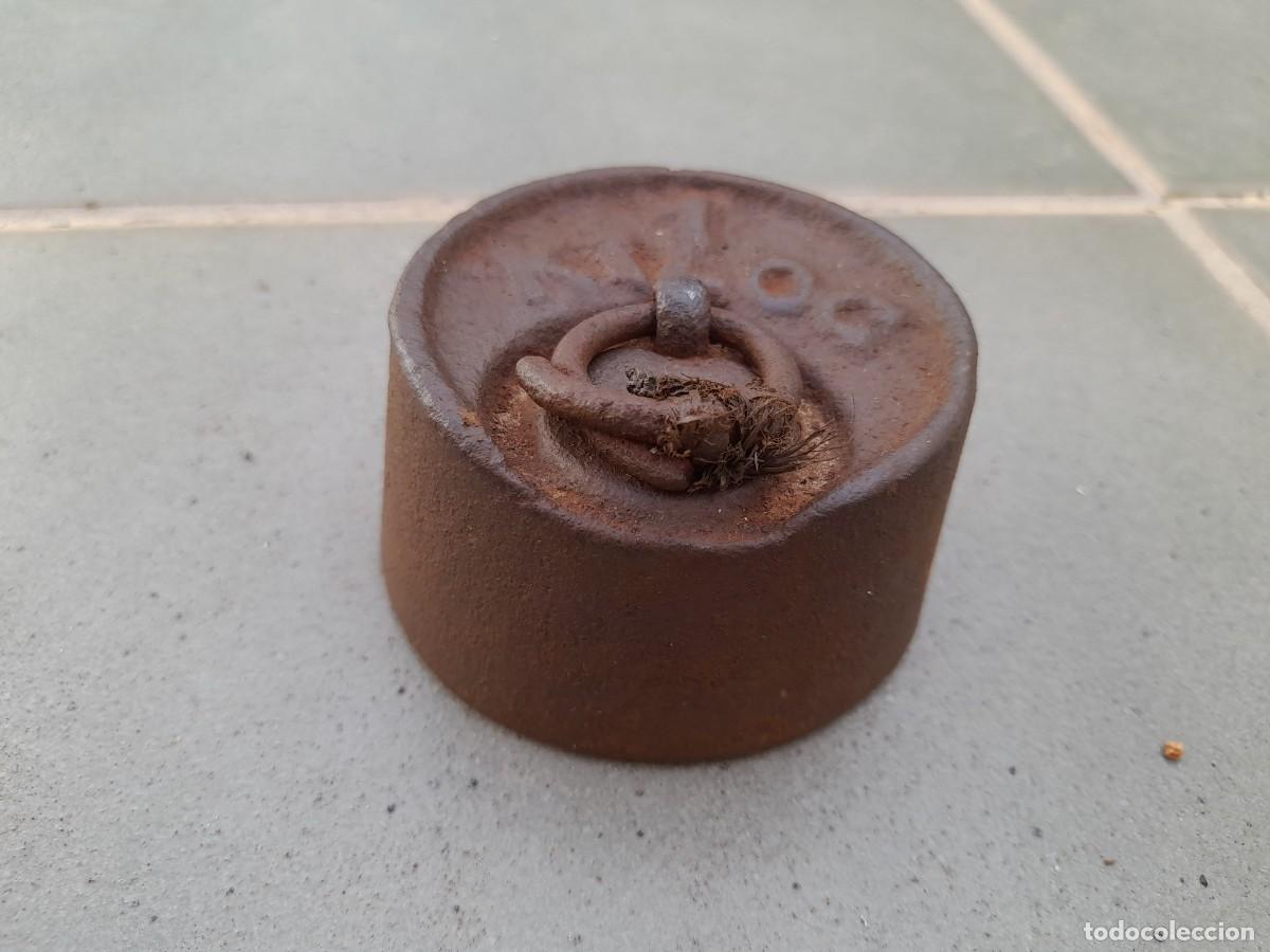 Antig&uuml;edades: pesa de hierro 1kg, 7x4cm aprox - Foto 2