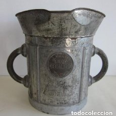 Antigüedades: ANTIGUO RECIPIENTE EN METAL PARA LIQUIDOS - J. CELDA VALENCIA