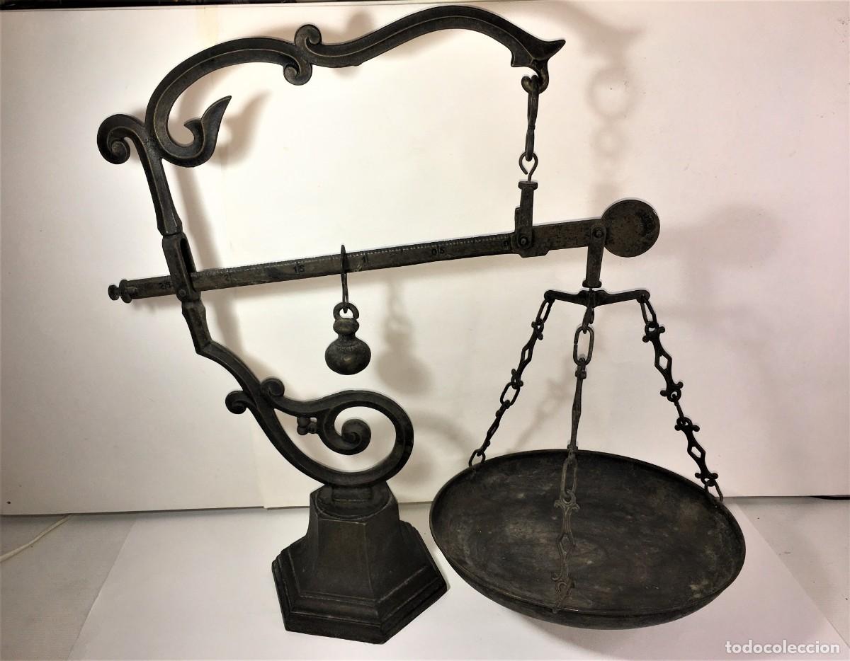 Antig&uuml;edades: ANTIGUA BALANZA DE BRONCE MODERNISTA - Foto 1
