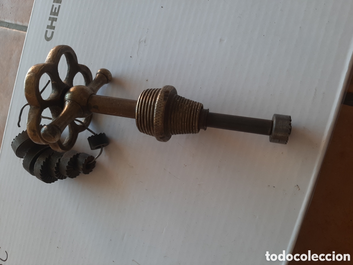 Antig&uuml;edades: FRESADORA HERRAMIENTA BRONCE CON 7 CABEZALES. ref AL - Foto 4