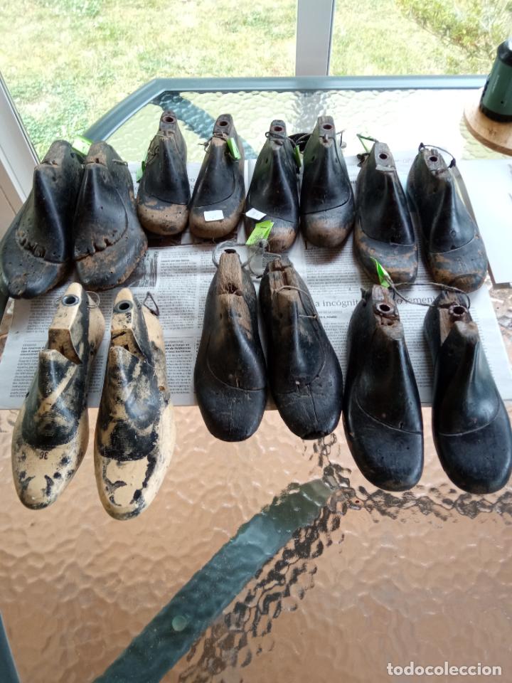 Antig&uuml;edades: Lote de hormas - Foto 1
