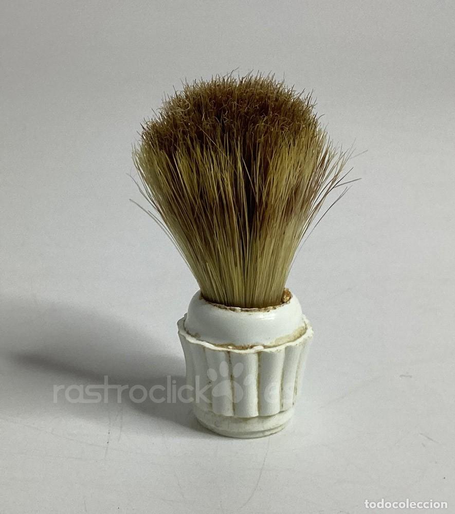 Antig&uuml;edades: Brocha de afeitar a&ntilde;os 60/70 - Foto 1