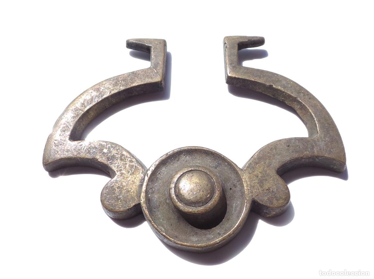 Antig&uuml;edades: ALDABA, ASA DE CALDERO EN BRONCE. 12X9,5. - Foto 2