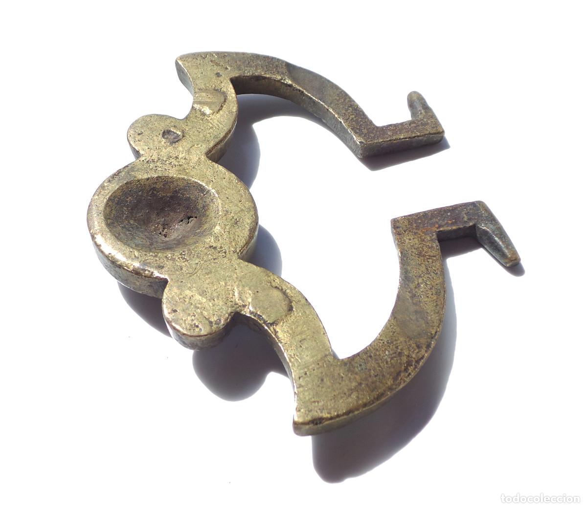 Antig&uuml;edades: ALDABA, ASA DE CALDERO EN BRONCE. 12X9,5. - Foto 4