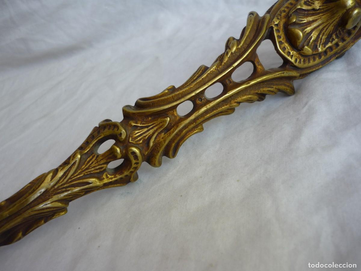 Antig&uuml;edades: Curioso Aplique de bronce - Foto 3